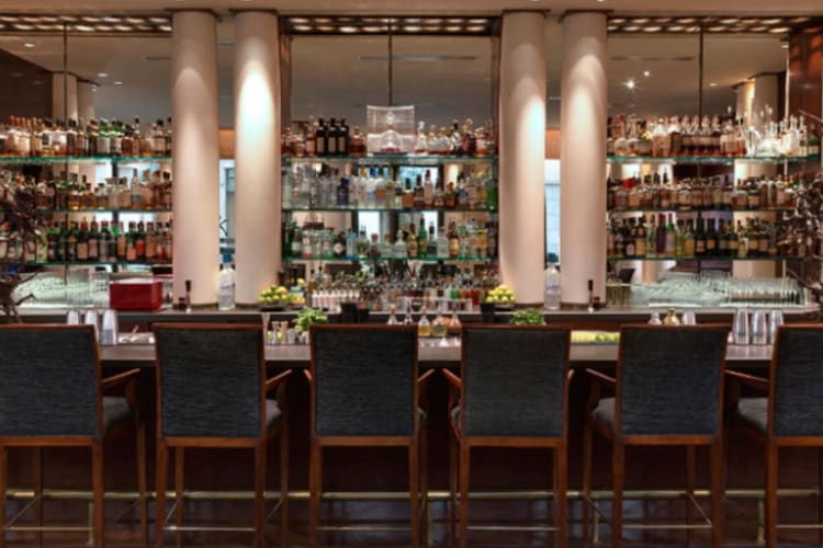 Le Bar stools